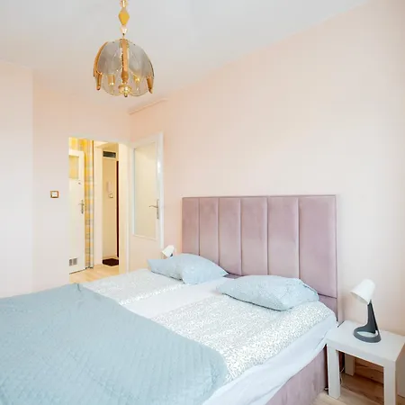 First Zoliborz 9 Apartmán